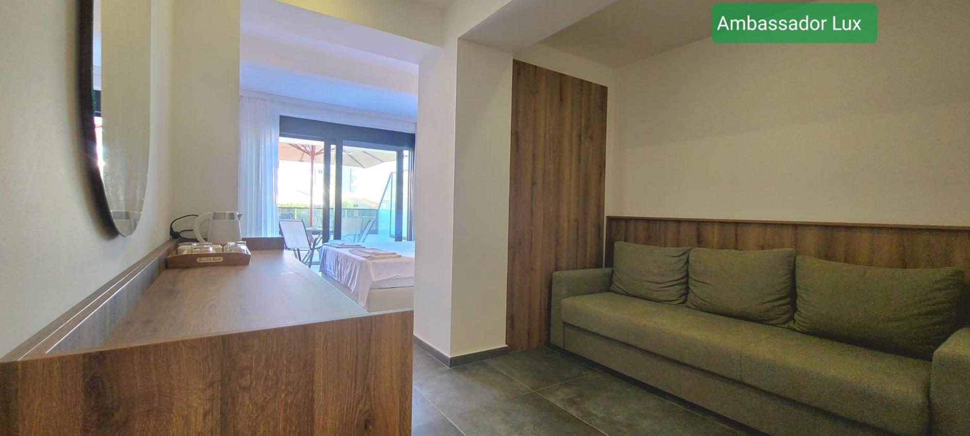 Ambassador & Ambassador Lux Apartments Ulcinj Esterno foto