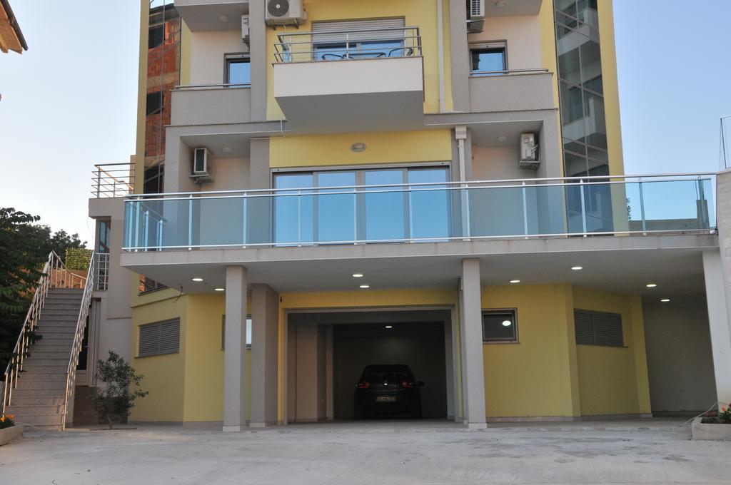 Ambassador & Ambassador Lux Apartments Ulcinj Esterno foto
