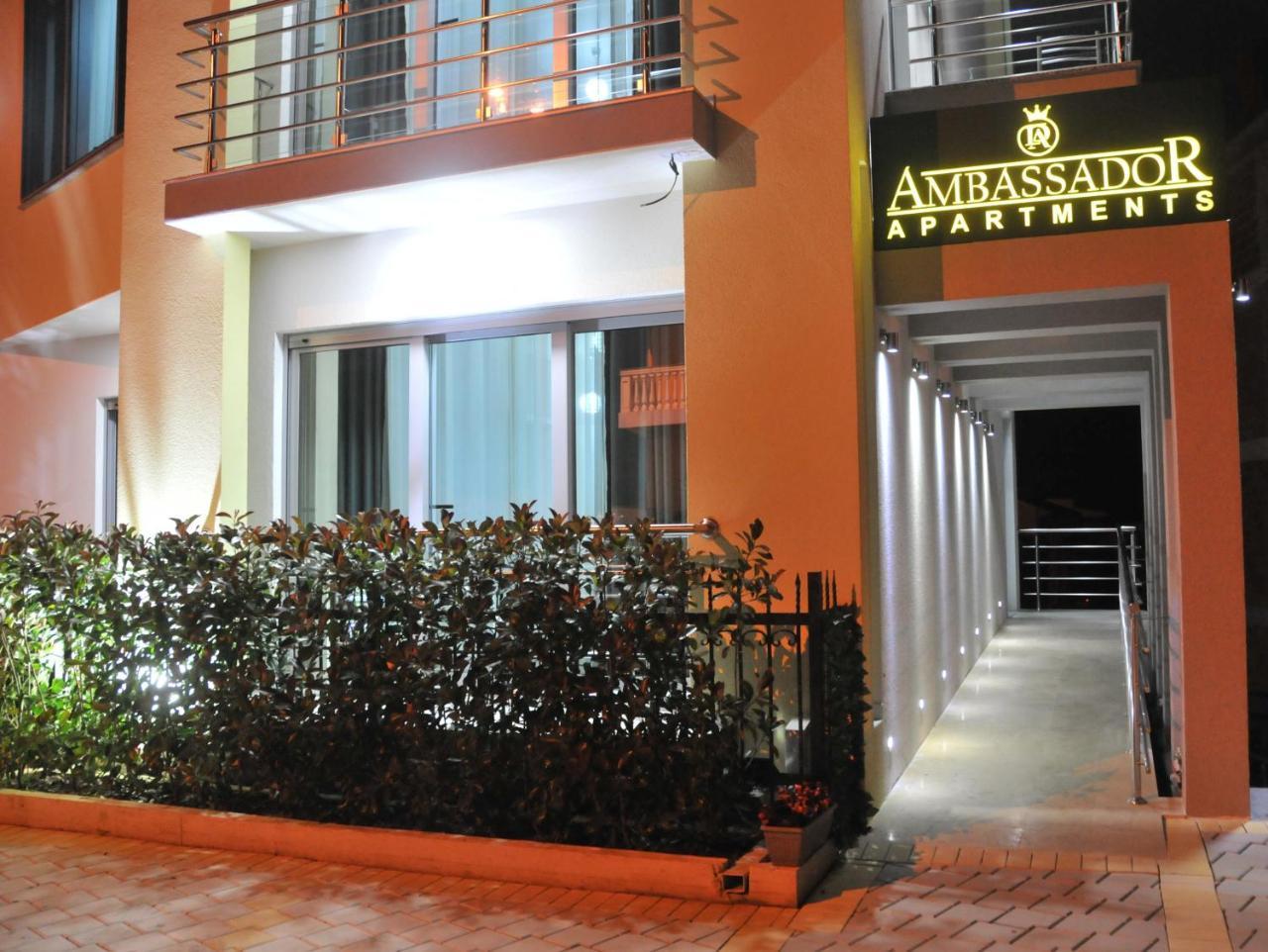 Apartments Ambassador Ulcinj Esterno foto